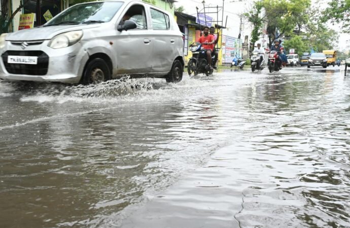 Intermittent drizzle in southern districts heralds northeast monsoon