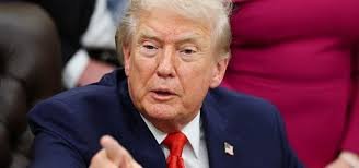 Leaning toward Warsh or Hassett to lead Fed, says Donald Trump